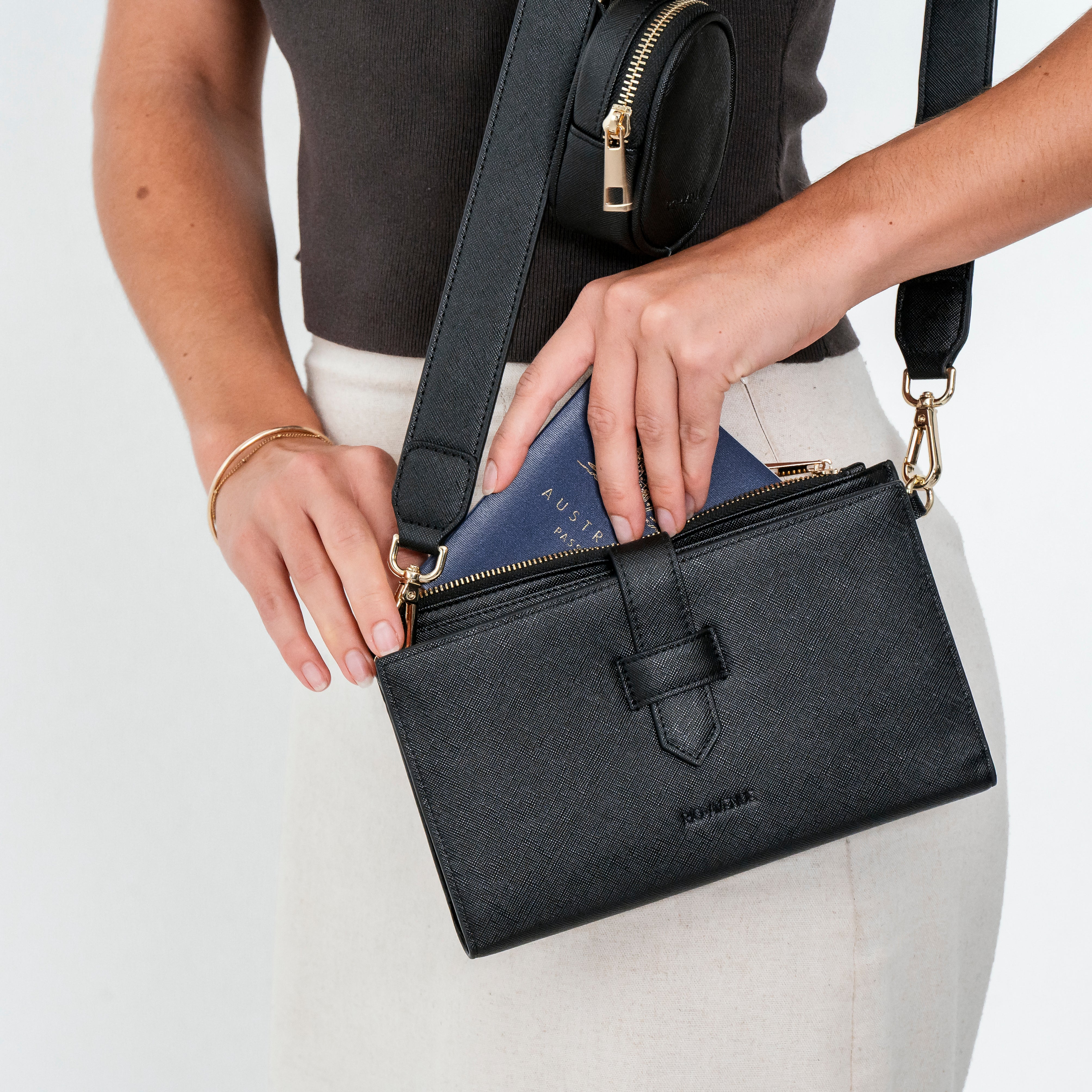 Travel Wallet - Black